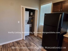 820 S Sunglow Ln-Unit -201 in Nampa, ID - Building Photo - Building Photo