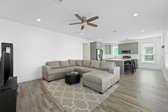 4025 Vista Blvd in Galveston, TX - Building Photo - Building Photo