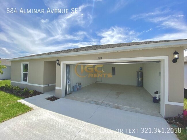 884 Alminar Ave SE in Palm Bay, FL - Building Photo - Building Photo