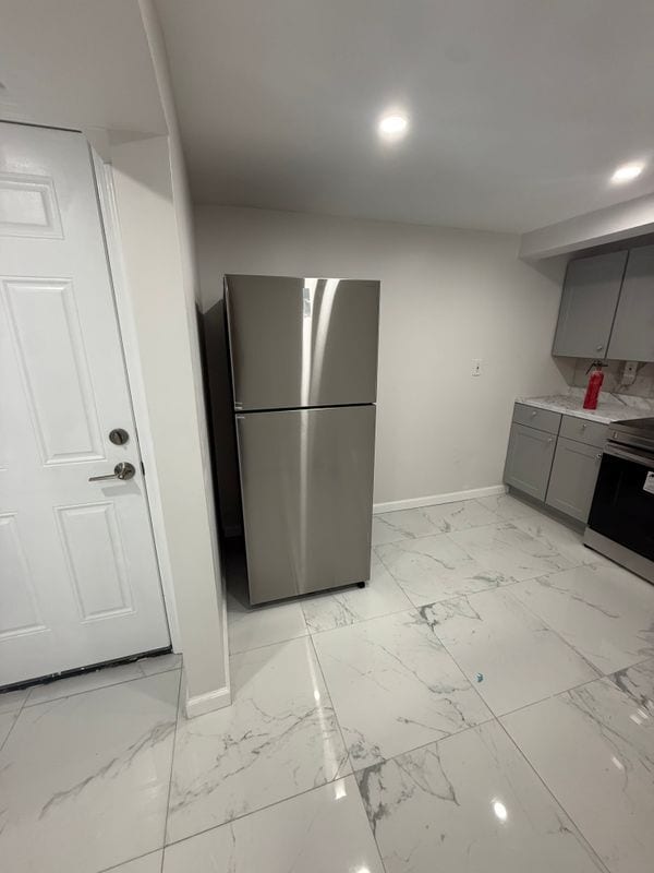 61 Forest Rd in Valley Stream, NY - Building Photo - Building Photo