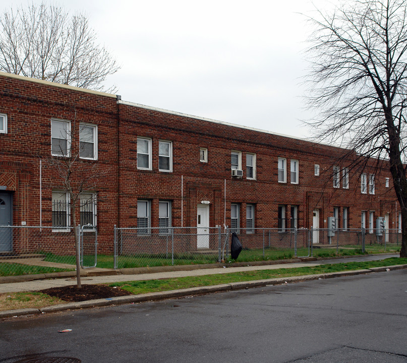 2013 I St NE in Washington, DC - Building Photo