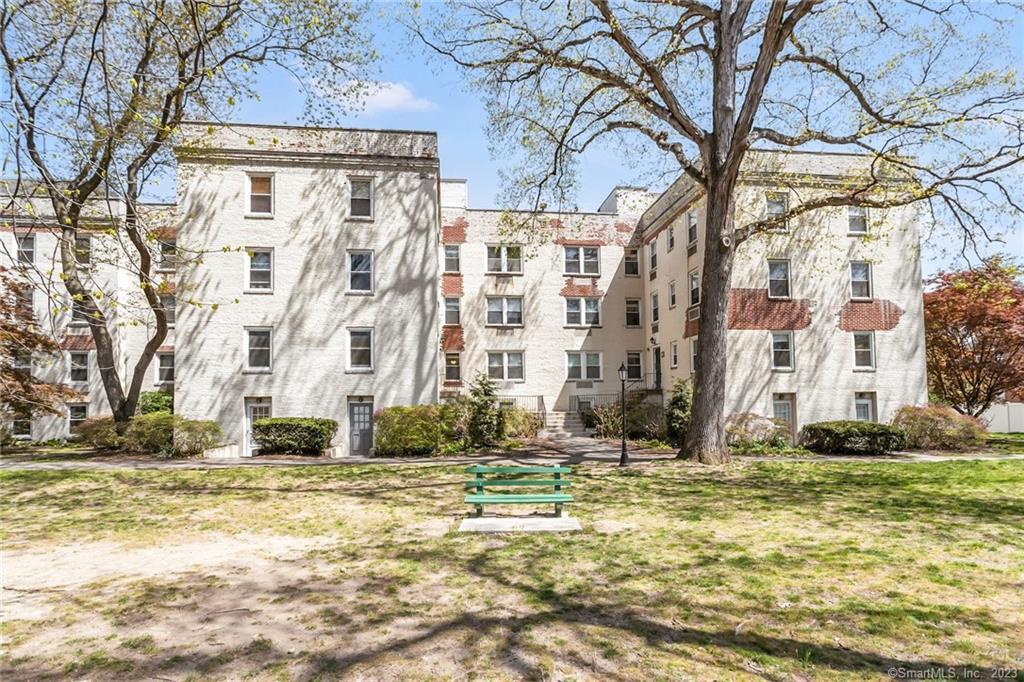 140 Summer St in Stratford, CT - Building Photo