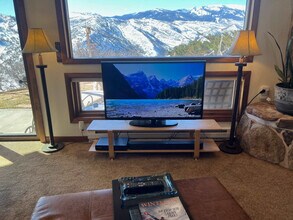 976 Medicine Bow Rd in Aspen, CO - Building Photo - Building Photo