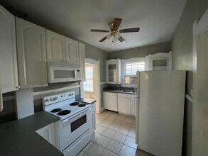 1910 Myrtle Ave in Mobile, AL - Building Photo - Building Photo