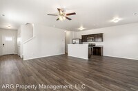 2703A Sidney St photo'