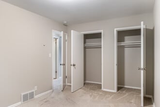 7225 Euston St in Greendale, WI - Building Photo - Building Photo