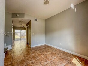 17866 NW 74th Ct in Hialeah, FL - Building Photo - Building Photo