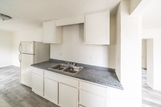 1139 5th Ave-Unit -Unit 4 in East Mckeesport, PA - Foto de edificio - Building Photo