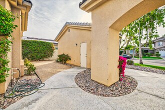 6 Queens Ct in Rancho Mirage, CA - Building Photo - Building Photo