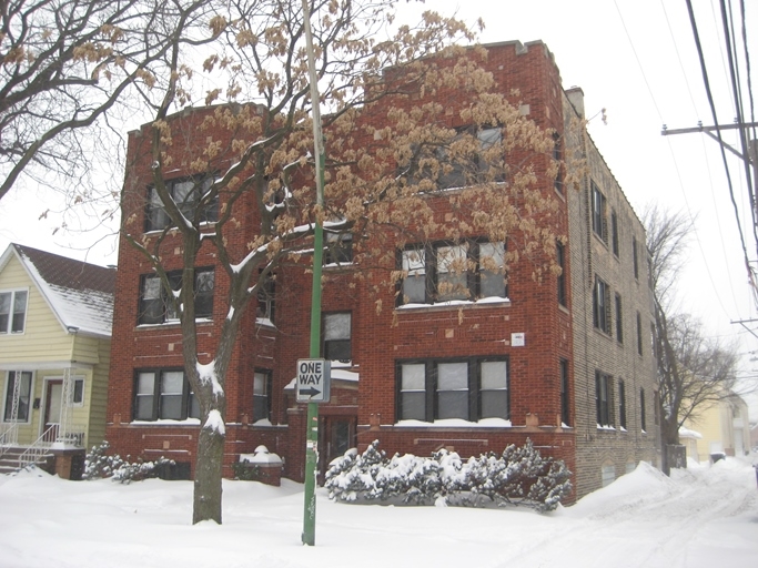 3340 N Oakley Ave in Chicago, IL - Building Photo