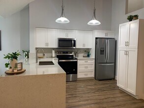 832 NW 92nd Ave in Plantation, FL - Building Photo - Building Photo