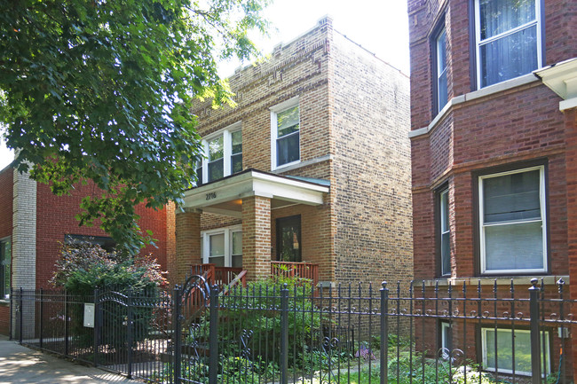 2716 N Campbell Ave in Chicago, IL - Building Photo - Building Photo