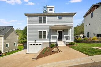304 Magnolia Ridge Rd in Swannanoa, NC - Building Photo - Building Photo
