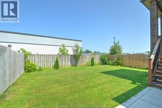 2976 McRobbie Cres in Windsor, ON - Building Photo - Building Photo