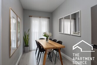 5451 S Cornell Ave in Chicago, IL - Building Photo - Building Photo