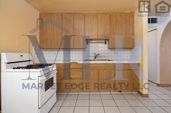 property at 2928 W Cactus Rd