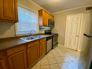 503 Dudley Dr-Unit -503 Dudley Apartment E in Shreveport, LA - Foto de edificio - Building Photo