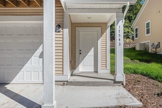 17543 Beechwood Ln in Spring Lake, MI - Building Photo - Building Photo