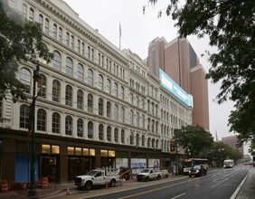 701 Market St in Philadelphia, PA - Building Photo - Building Photo