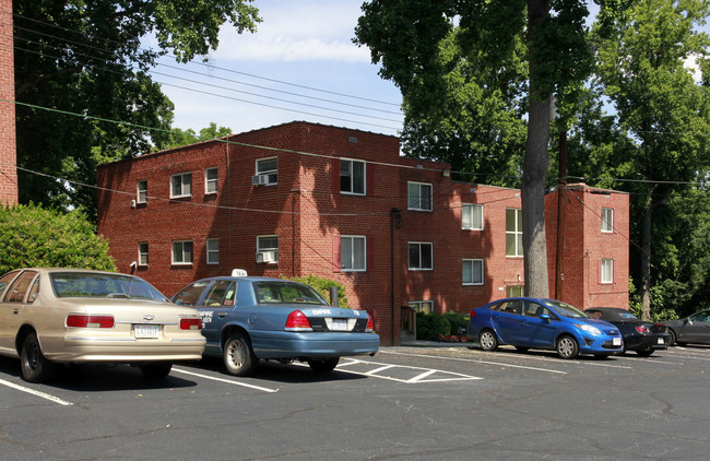 Ancient Oaks Apartments in Arlington, VA - Building Photo - Building Photo