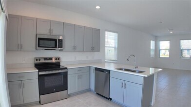 3191 Skyline Lp in Kissimmee, FL - Building Photo - Building Photo