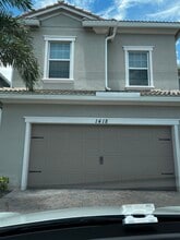1418 Evergreen Ter in Hollywood, FL - Foto de edificio - Building Photo