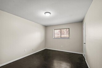 13730 Piping Rock Ln in Houston, TX - Building Photo - Building Photo
