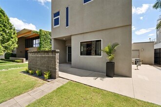 608 NW 7th St in Oklahoma City, OK - Foto de edificio - Building Photo