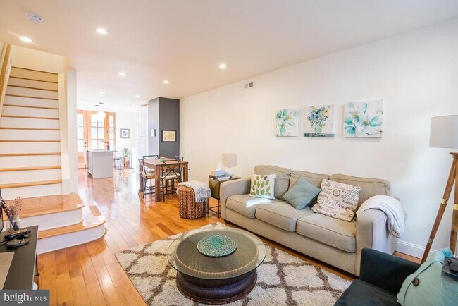 2246 Sears St in Philadelphia, PA - Building Photo - Building Photo