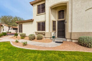 1024 E Frye Rd in Phoenix, AZ - Building Photo