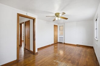 2106 West St in Munhall, PA - Building Photo - Building Photo