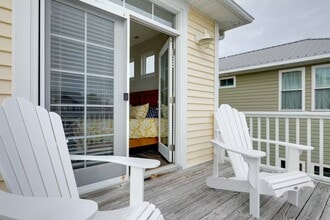 1114 Bonito Ln in Carolina Beach, NC - Foto de edificio - Building Photo