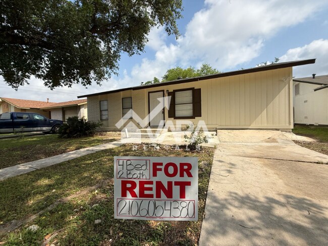 4847 Featherock Dr in San Antonio, TX - Building Photo - Building Photo