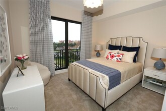 1135 3rd Ave S in Naples, FL - Foto de edificio - Building Photo