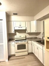 8315 N Semmes St, Unit A in Tampa, FL - Building Photo - Building Photo