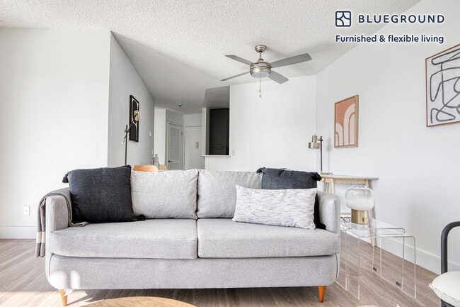 350 The Village in Redondo Beach, CA - Building Photo - Building Photo