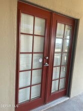 4433 N Stanton St in El Paso, TX - Foto de edificio - Building Photo