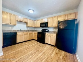 6800 Crawford Crossing Pl in Louisville, KY - Building Photo - Building Photo