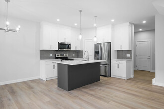 3907-3941 41 Ave in Beaumont, AB - Building Photo - Building Photo