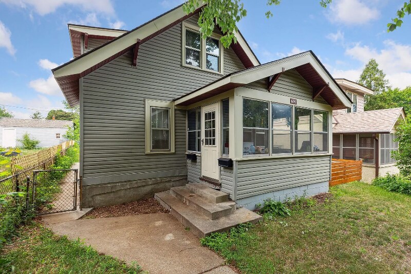 1247 Hubbard Ave-Unit -1 in St. Paul, MN - Building Photo