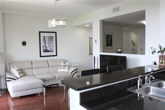 3040 Peachtree Rd NW in Atlanta, GA - Building Photo - Building Photo