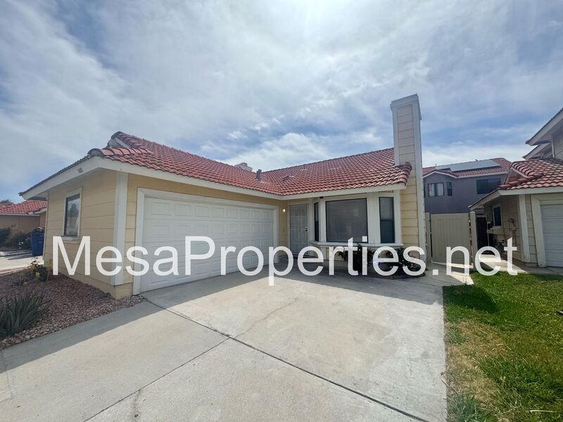 1423 Willow Tree Ln in San Bernardino, CA - Building Photo
