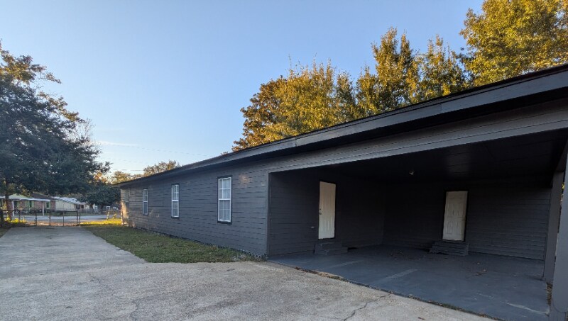 3906 Joseph Ave in Moss Point, MS - Foto de edificio