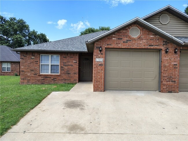 property at 1700 Joshua Pl