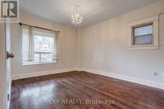 303 Grace St in Toronto, ON - Building Photo - Building Photo