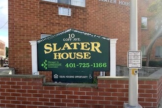 10 Goff Ave in Pawtucket, RI - Foto de edificio - Building Photo