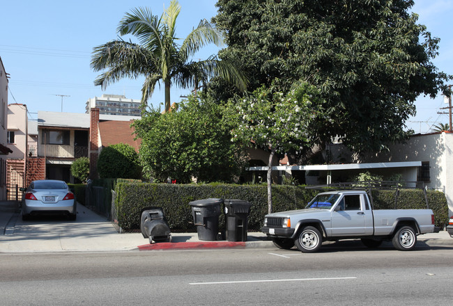 6919 Miles Ave in Huntington Park, CA - Building Photo - Building Photo