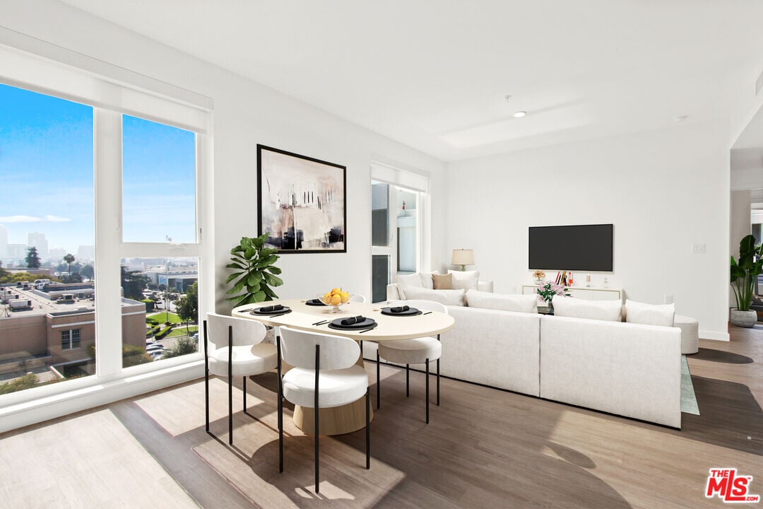 200 N Vermont Ave in Los Angeles, CA - Building Photo