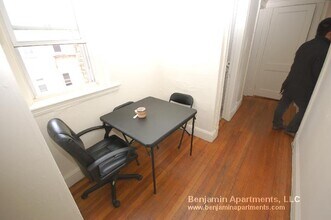 1195 Boylston St, Unit 36 in Boston College, MA - Building Photo - Building Photo