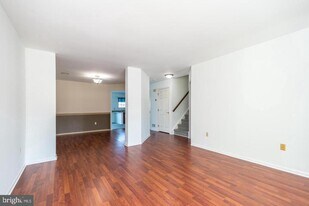 3 Glen Meadow Ct in Quakertown, PA - Building Photo